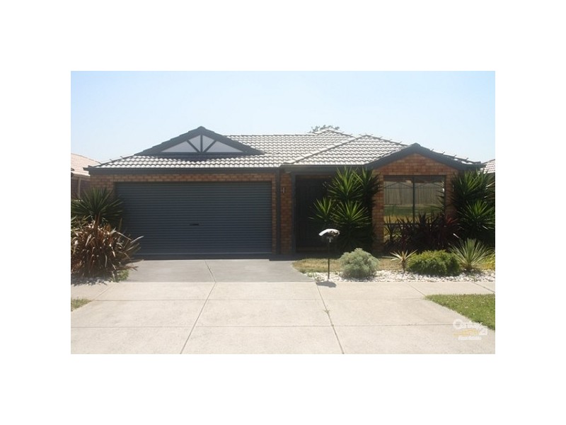 1 Niagara Court, Hampton Park VIC 3976