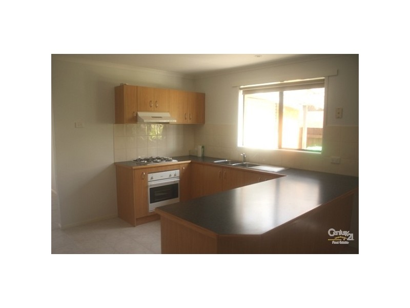 1 Niagara Court, Hampton Park VIC 3976