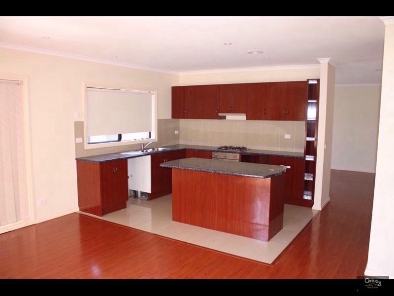 3/30 Grand Central Boulevard, Pakenham VIC 3810