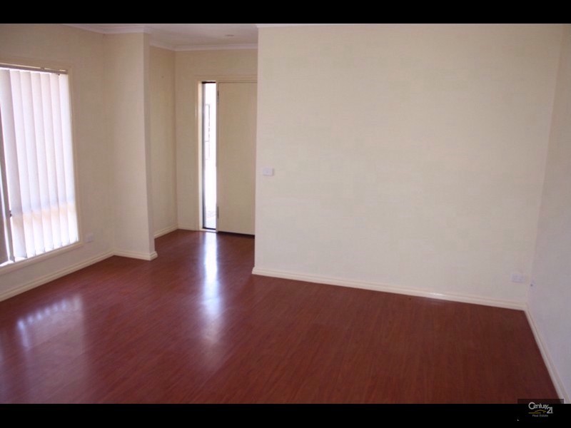 3/30 Grand Central Boulevard, Pakenham VIC 3810