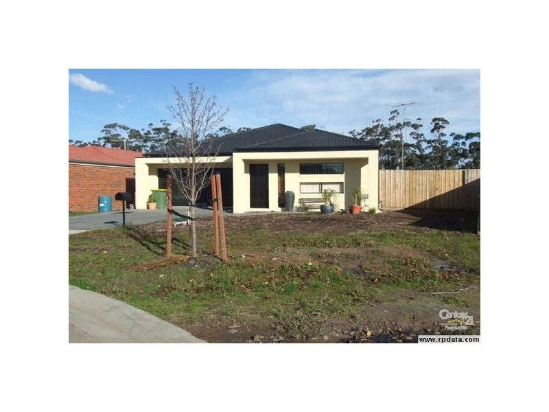 32 Grand Central Boulevard, Pakenham VIC 3810