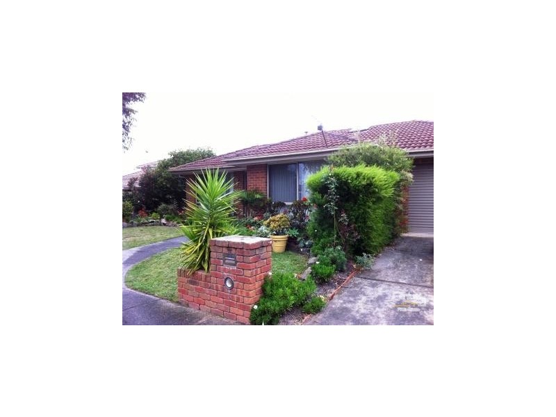 9 Chester Drive, Hampton Park VIC 3976