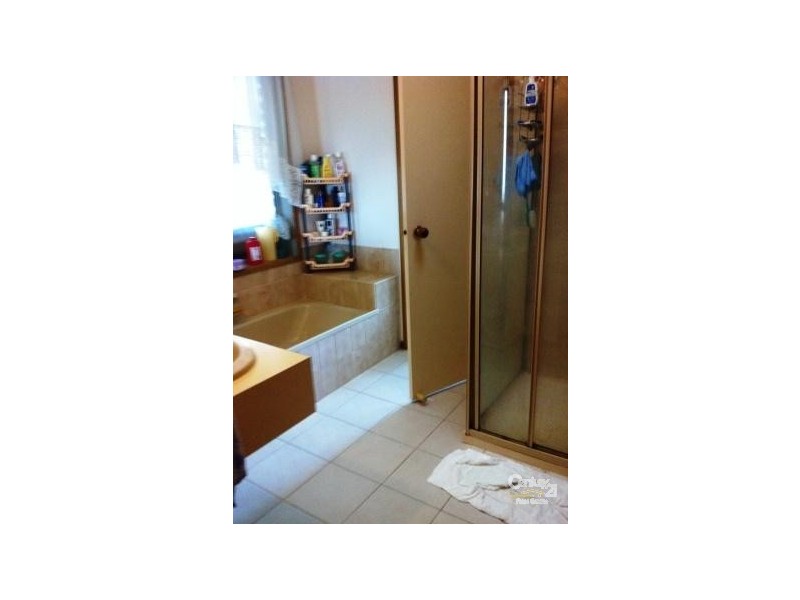 9 Chester Drive, Hampton Park VIC 3976