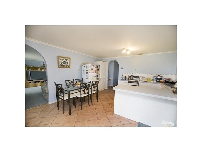 17 Blackwood Drive, Hampton Park VIC 3976