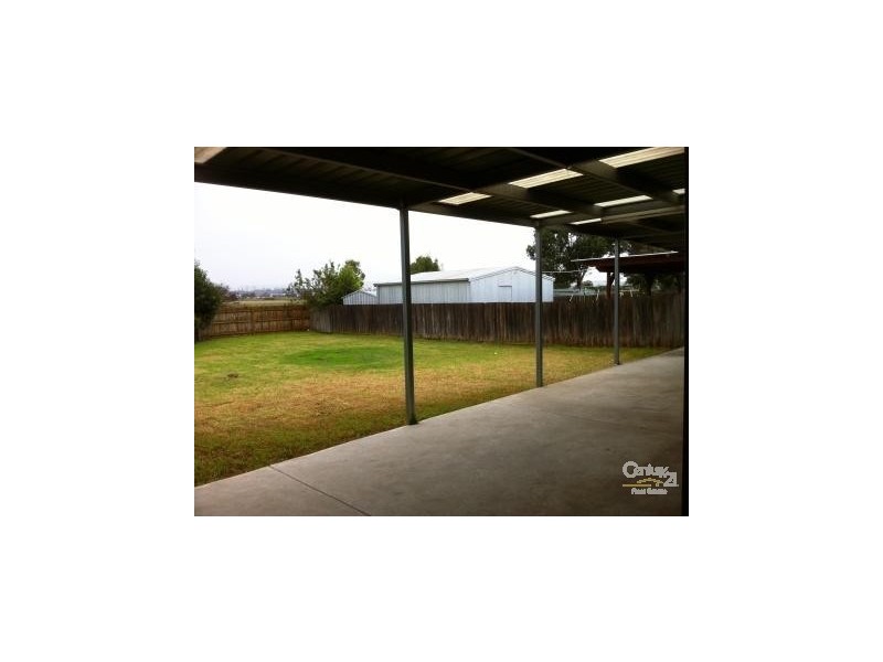 17 Blackwood Drive, Hampton Park VIC 3976