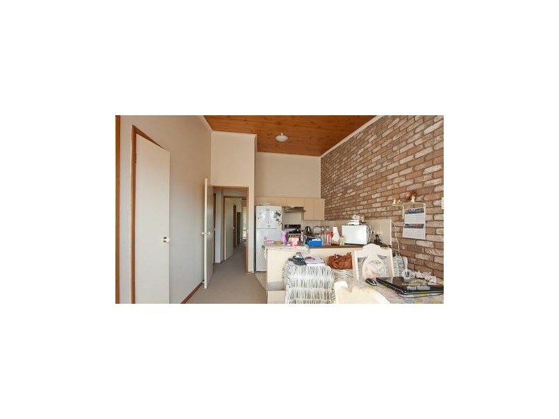 8/14 Shrives Road, Narre Warren South VIC 3805