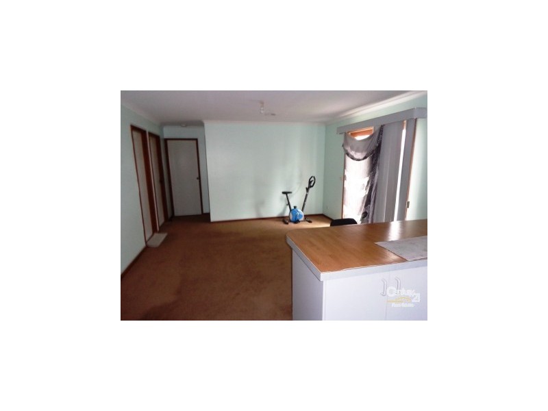 35 Lesley Drive, Hampton Park VIC 3976