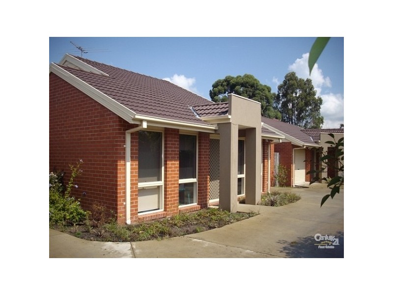 2/2 Village Drive, Hampton Park VIC 3976