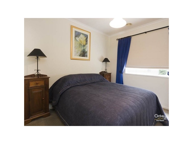 11 Falling Water Drive, Pakenham VIC 3810