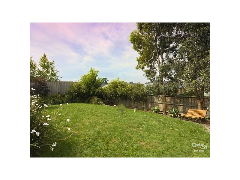 11 Falling Water Drive, Pakenham VIC 3810