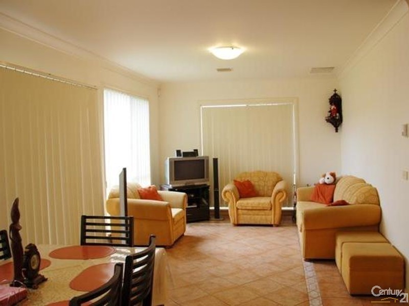 2 Cropton Place, Narre Warren South VIC 3805