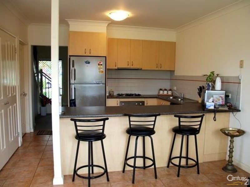 2 Cropton Place, Narre Warren South VIC 3805