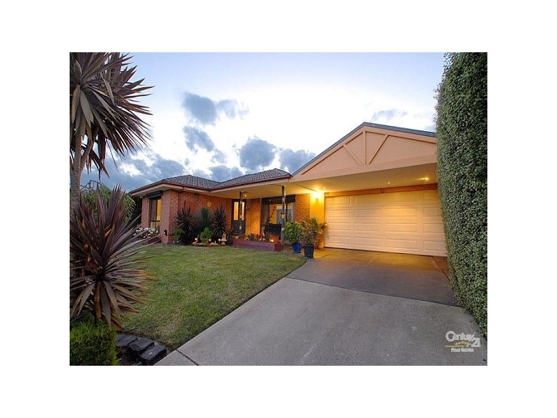 23 Sir Thomas Drive, Pakenham VIC 3810