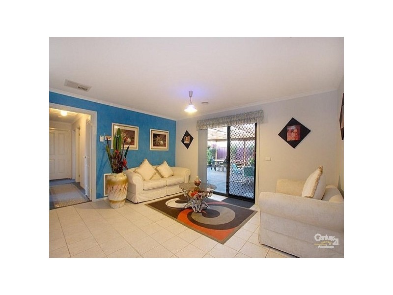 23 Sir Thomas Drive, Pakenham VIC 3810