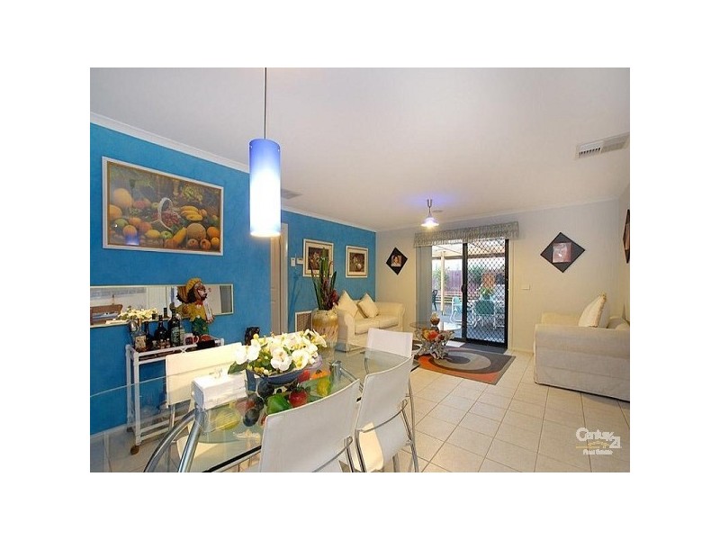 23 Sir Thomas Drive, Pakenham VIC 3810