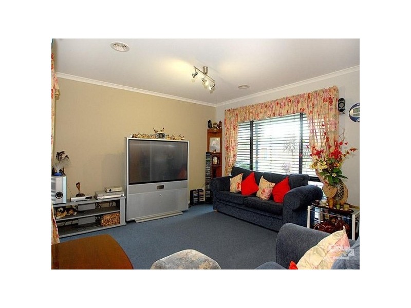 23 Sir Thomas Drive, Pakenham VIC 3810