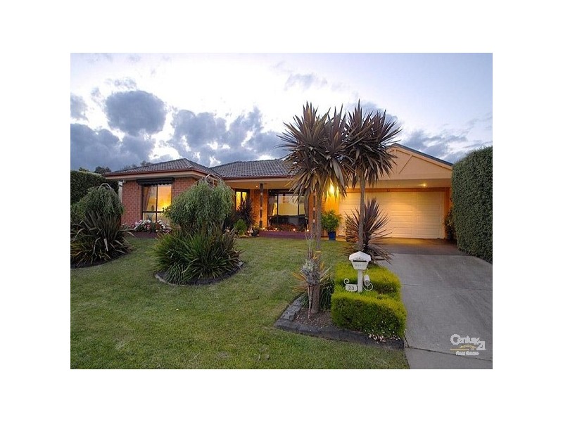 23 Sir Thomas Drive, Pakenham VIC 3810