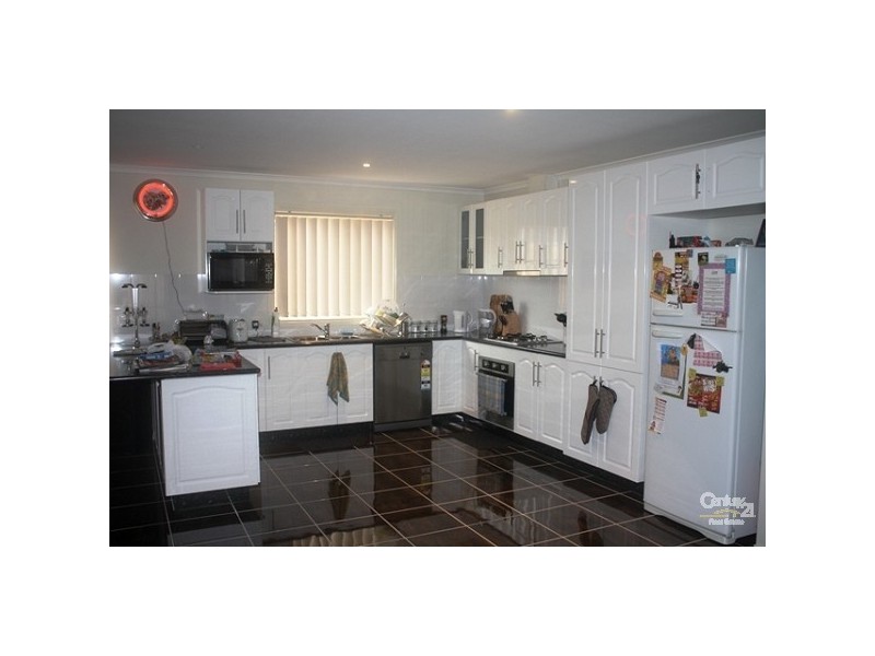 33b Pomegranate Way, Pakenham VIC 3810