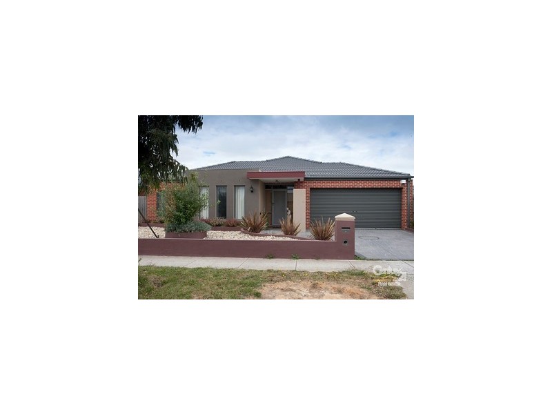 10 Broadstone Way, Cranbourne VIC 3977