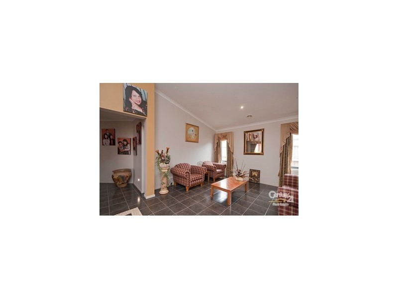 10 Broadstone Way, Cranbourne VIC 3977