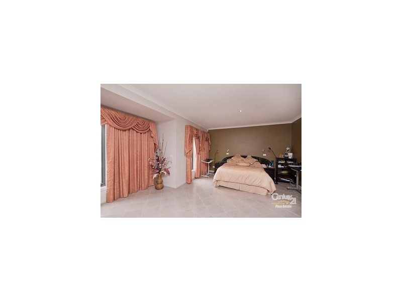 10 Broadstone Way, Cranbourne VIC 3977