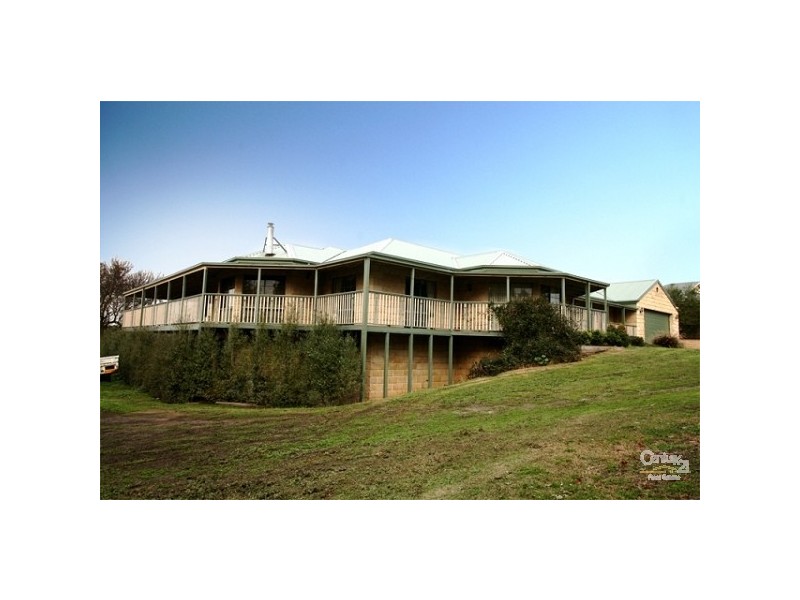 2 Halcyon Way, Narre Warren VIC 3805