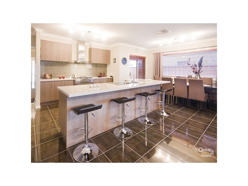 24 Island Circuit, Lyndhurst VIC 3975