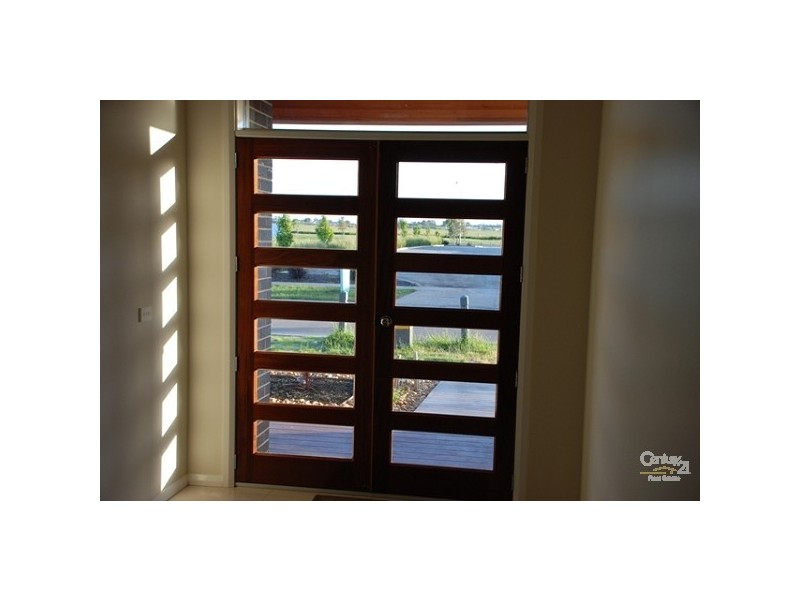 40 Wild Scotchman Way, Cranbourne East VIC 3977