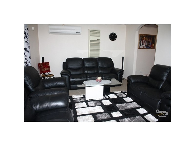 7 General Joshua Drive, Hampton Park VIC 3976