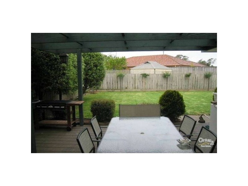 16 Branton Drive, Hampton Park VIC 3976