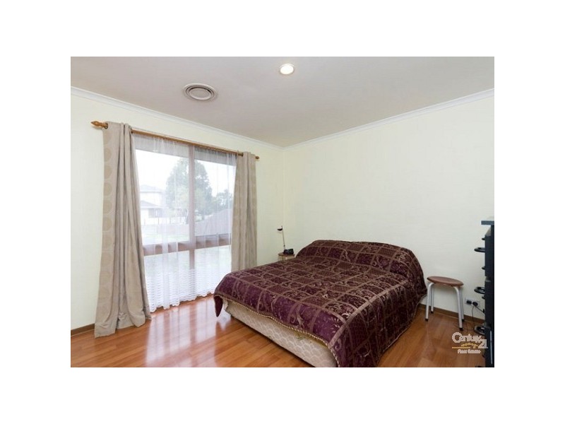 28 Beckington Crescent, Hampton Park VIC 3976