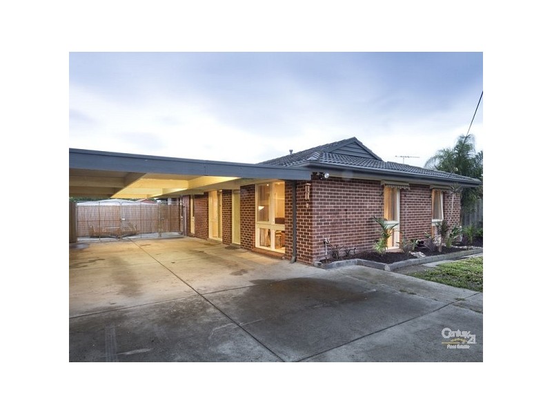 1 Mark Court, Hampton Park VIC 3976