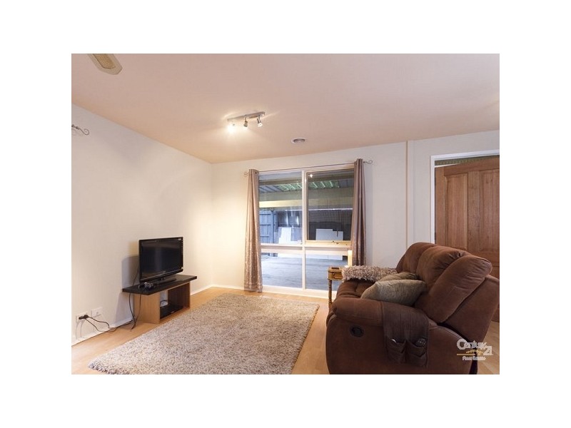 1 Mark Court, Hampton Park VIC 3976