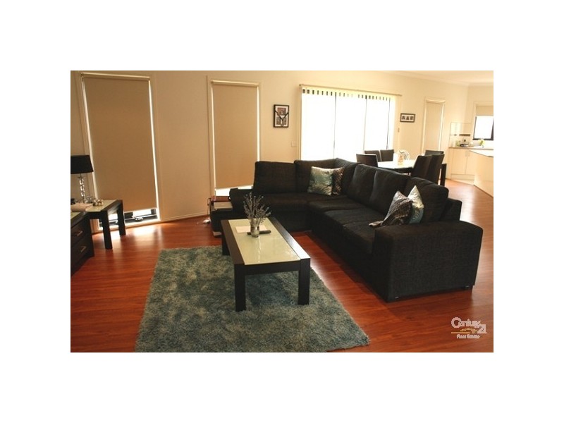 2/16 Sedgwick Court, Lynbrook VIC 3975