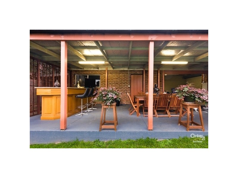 9 Hallam Road, Hampton Park VIC 3976