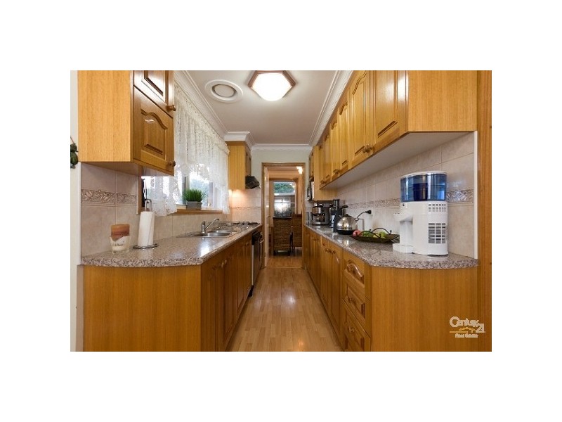 9 Hallam Road, Hampton Park VIC 3976