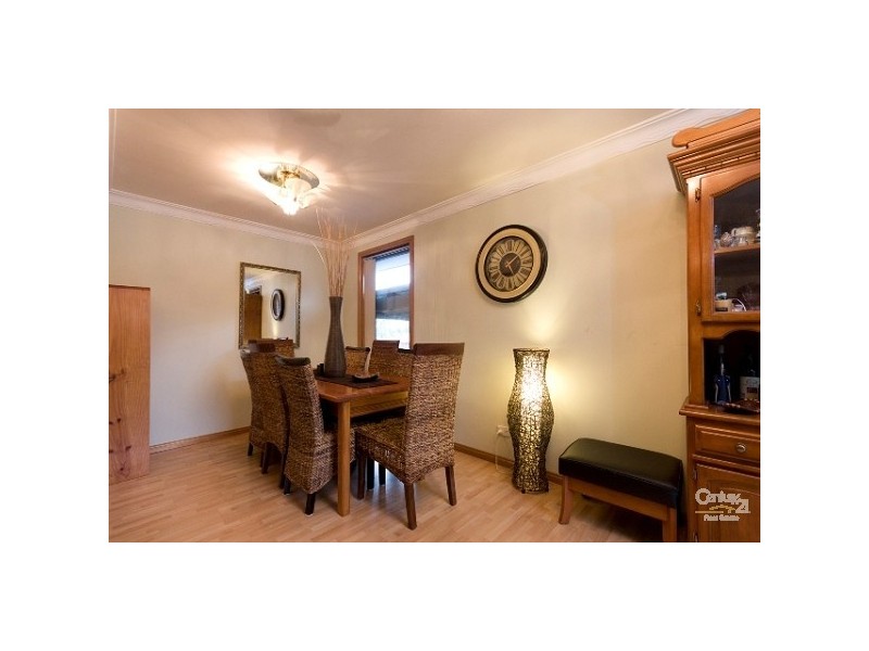 9 Hallam Road, Hampton Park VIC 3976