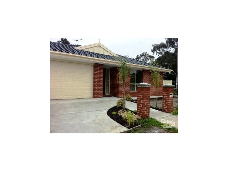 2 Pomegranate Way, Pakenham VIC 3810