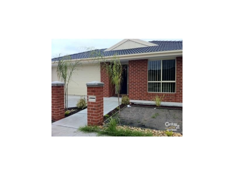 2 Pomegranate Way, Pakenham VIC 3810