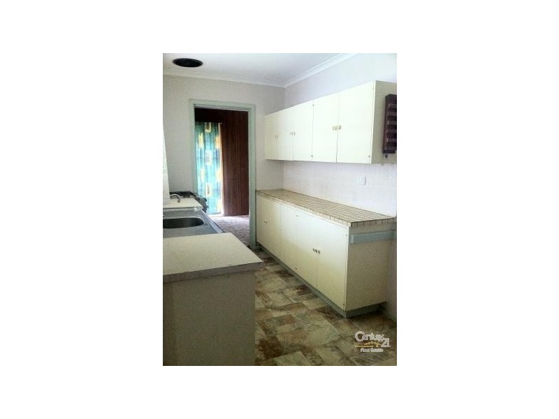 23 Hallam Road, Hampton Park VIC 3976