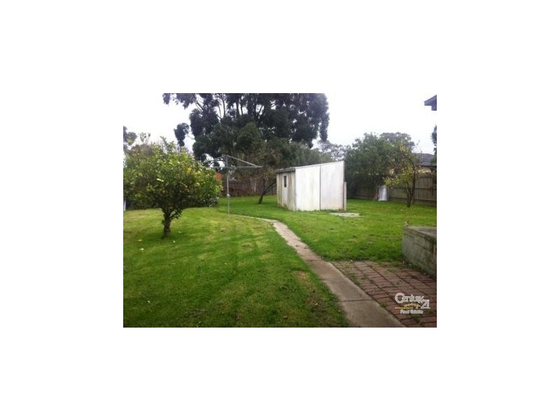 23 Hallam Road, Hampton Park VIC 3976