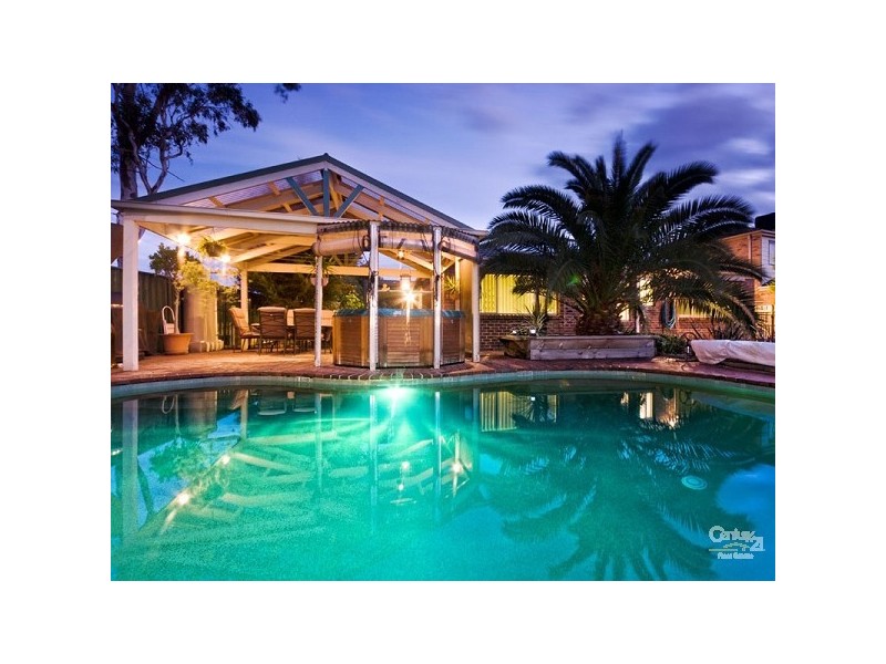 42 Branton Drive, Hampton Park VIC 3976