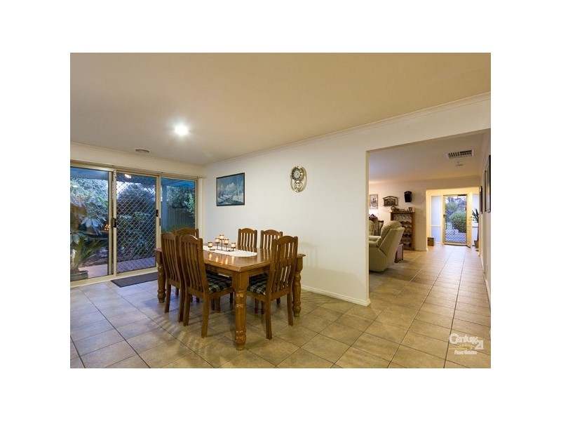 42 Branton Drive, Hampton Park VIC 3976