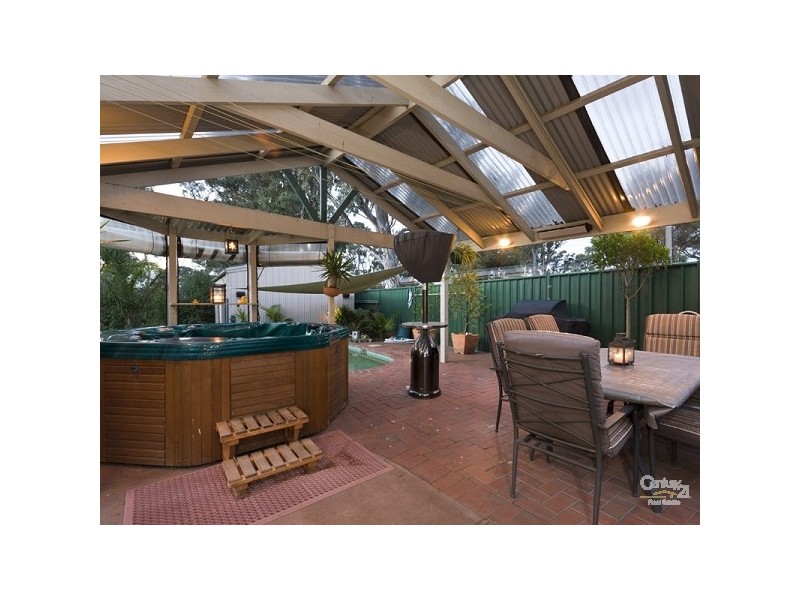 42 Branton Drive, Hampton Park VIC 3976