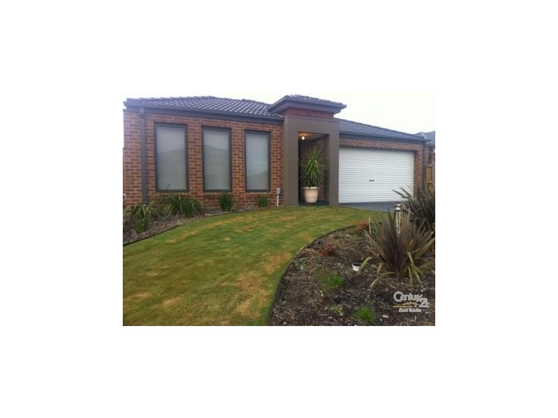 99 Brookwater Pde, Lyndhurst VIC 3975