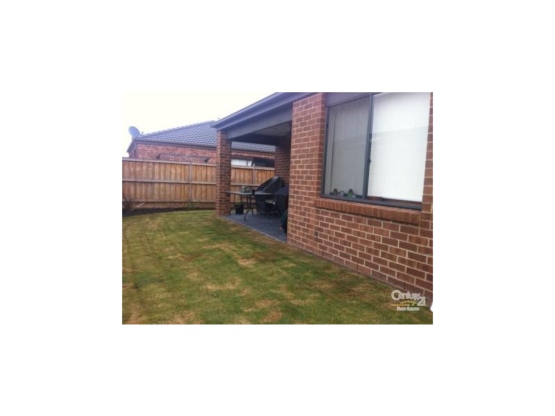 99 Brookwater Pde, Lyndhurst VIC 3975