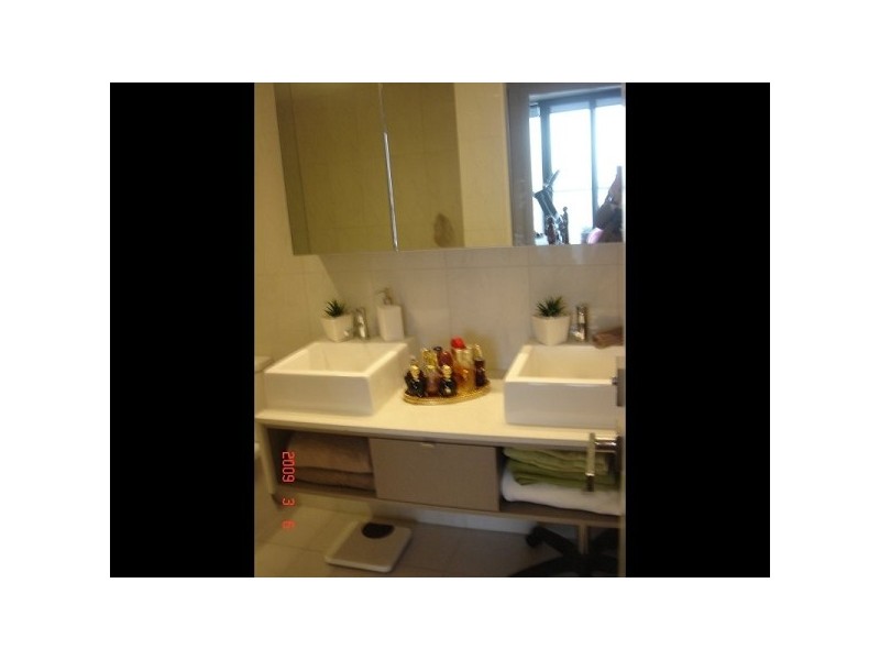 2405/90 Lorimer Street, Docklands VIC 3008