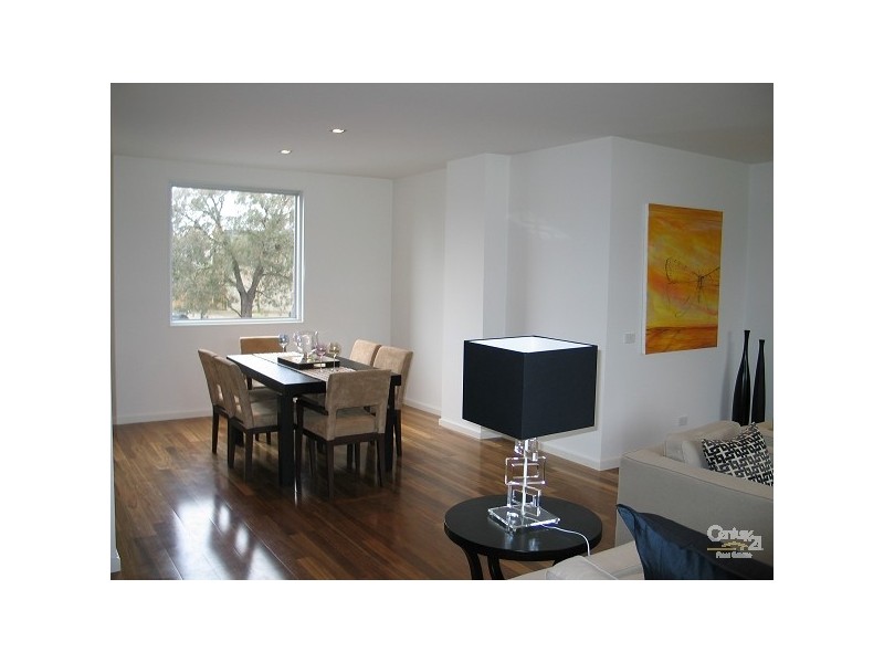 25 Winifred Street, Essendon VIC 3040