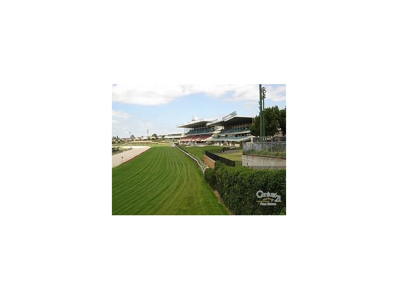 60 Keilor Rd, Essendon VIC 3040