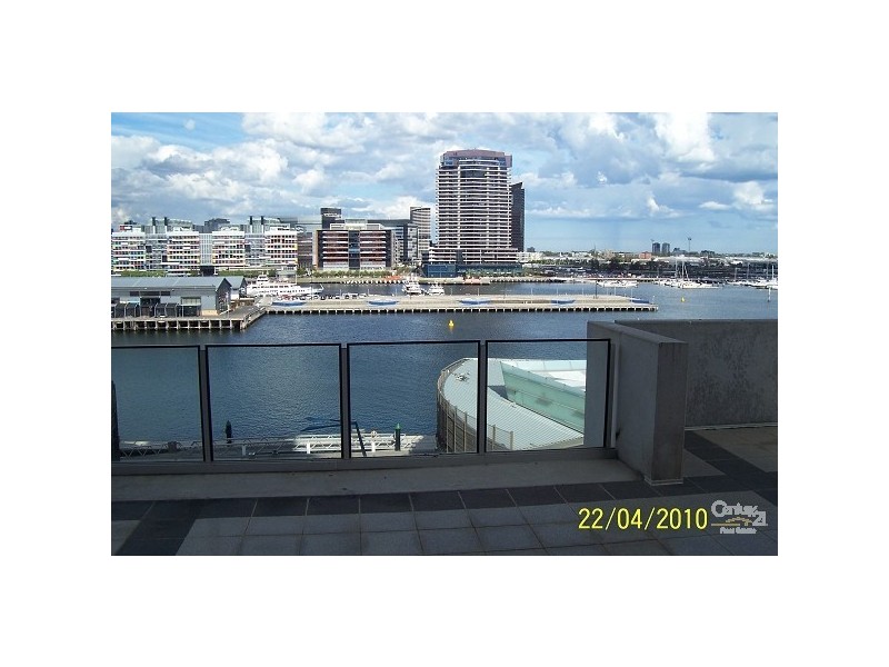 707/20 Rakaia Way, Docklands VIC 3008